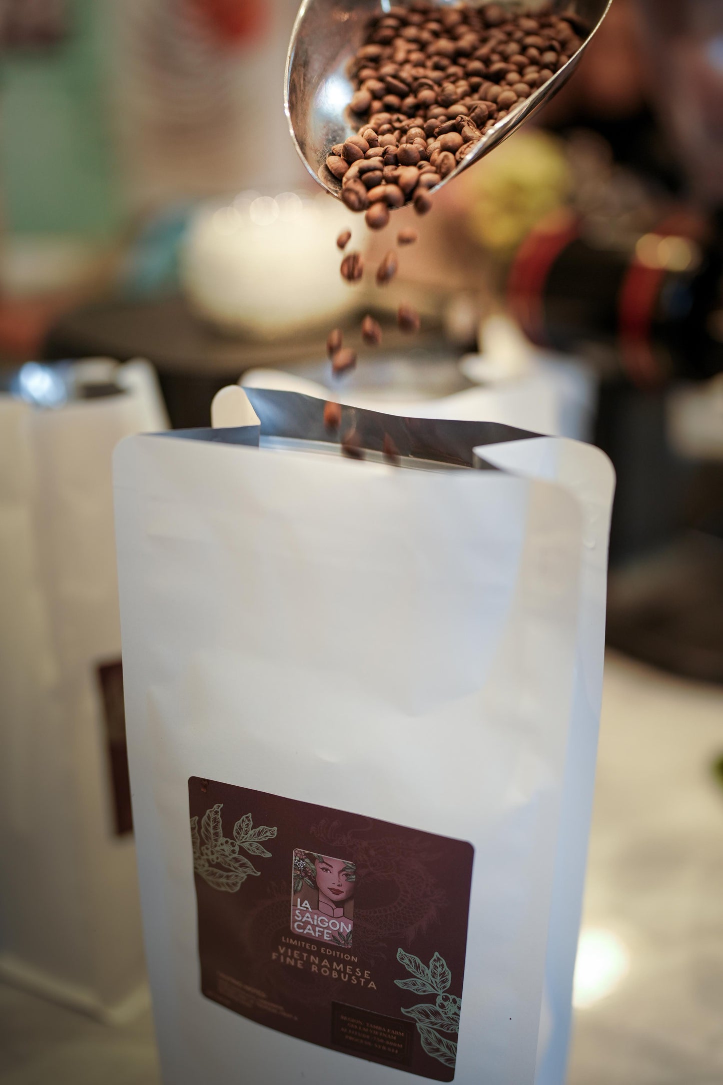 LASAIGONCAFE β Vietnam Fine Robusta Coffee Beans | Tamba Farm, Pleiku | Medium Roast | Whole Bean | 250g